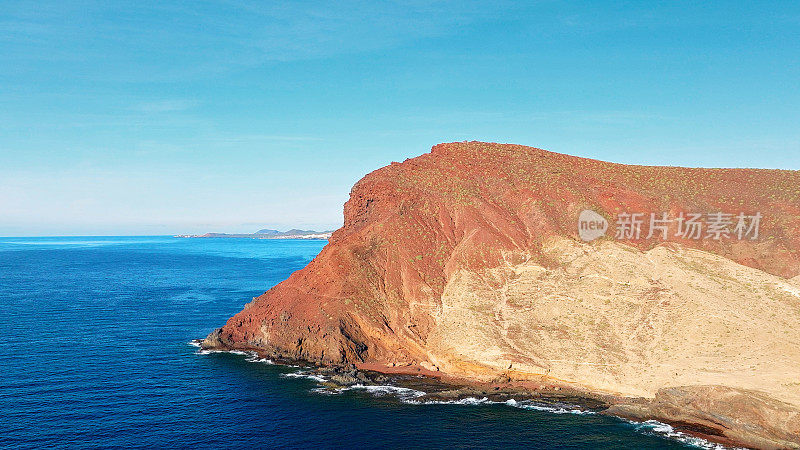 鸟瞰图Montaña罗哈在El Medano，特内里费加那利群岛